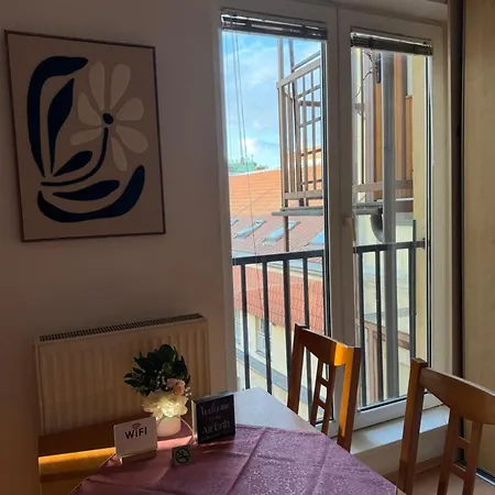 Castle View Old Town - Self Check-in *