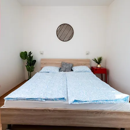 Castle View Old Town - Self Check-in Bratysława