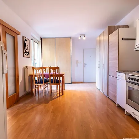 Castle View Old Town - Self Check-in *