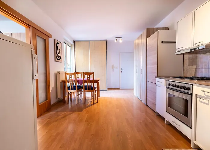 Castle View Old Town - Self Check-in *